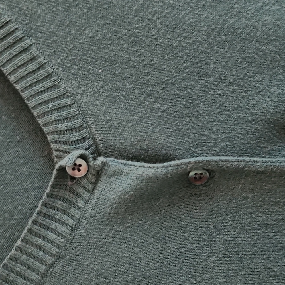 Gap Cardigan - Picture 2 of 7